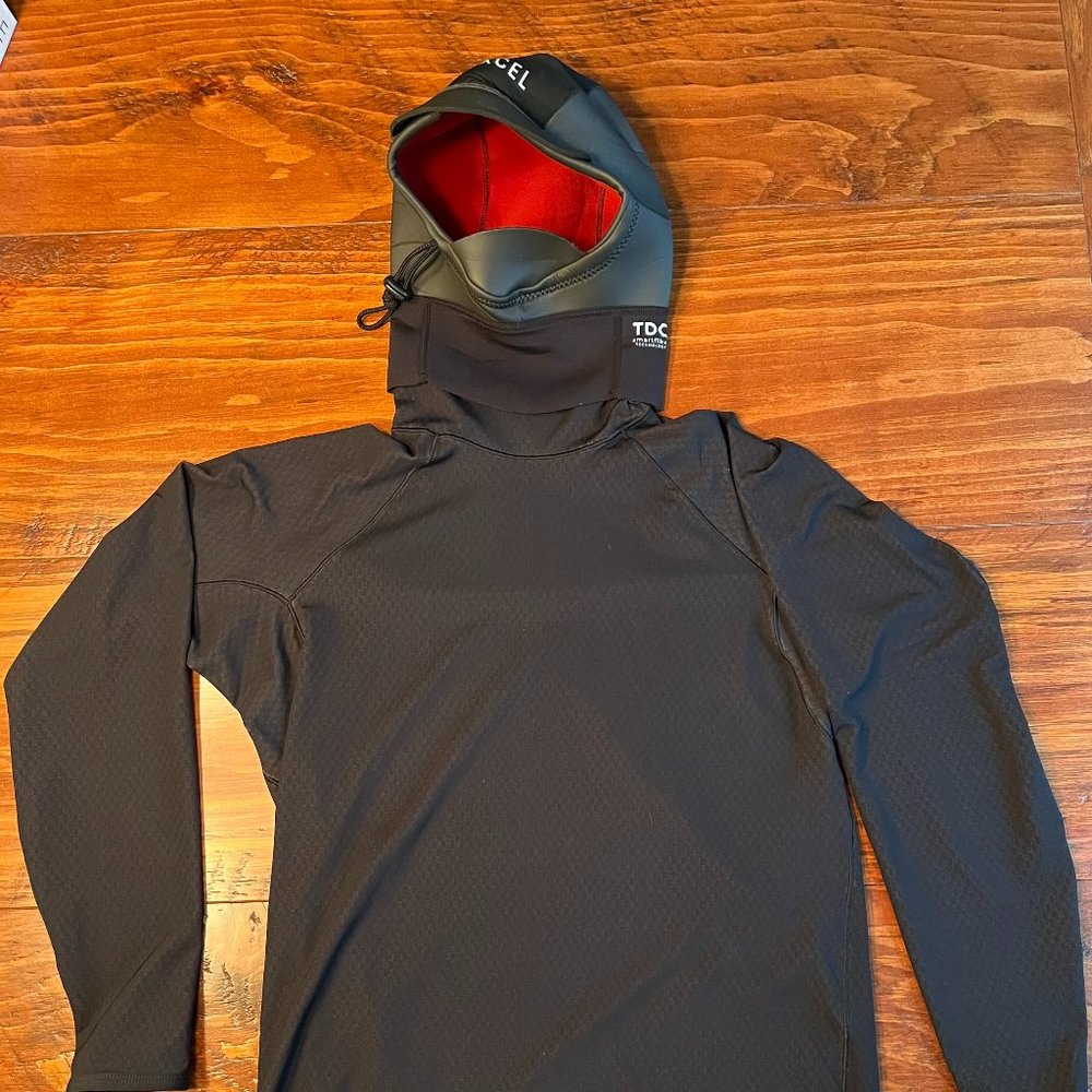 XCEL Surfing Wetsuit 1.5 Hooded Long Sleeve Top, Men's Size 2XL (runs small)